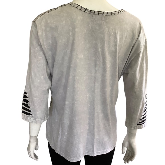 3/4 sleeve of comfy stretchy 100% cotton top in off white and black. - Picture 3 of 16